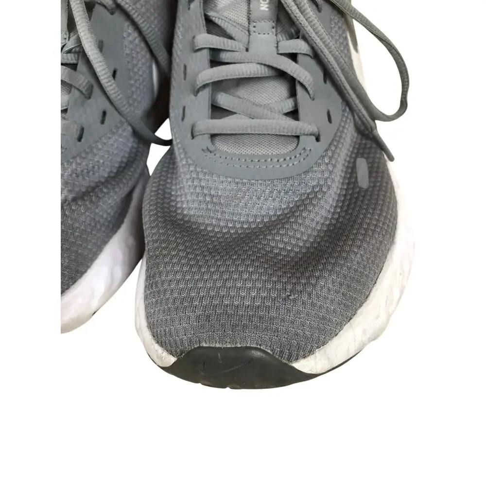 Nike Revolution 5 Running Shoes Men’s 9.5 Wide Gray Athletic Sneakers BQ6714-002